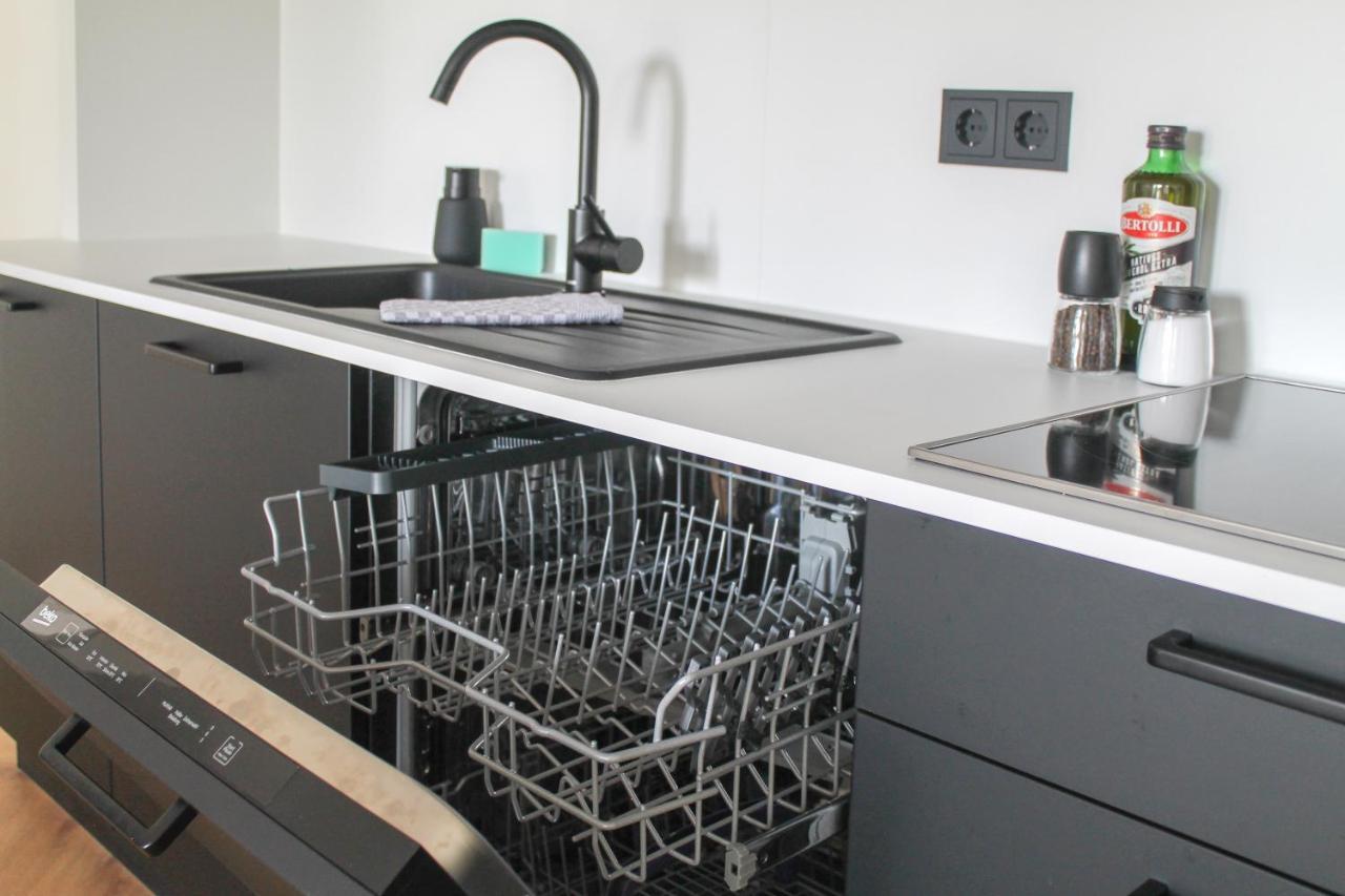 Modern Apartment - Fuer Freunde & Familien, Stadtnah, Parkplatz, E-Ladestation, Gitterbox Fuer Fahrraeder, Fitnessstudio, Digitale Gaestemappe Mit Restaurant- Und Unternehmenstipps Koblencja Zewnętrze zdjęcie